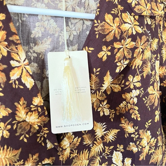 Doen NEW Sheila Top in Fern Grove Floral - Picture 6 of 10